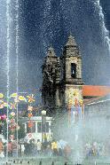 RTW0187  Fountain and church in Braga